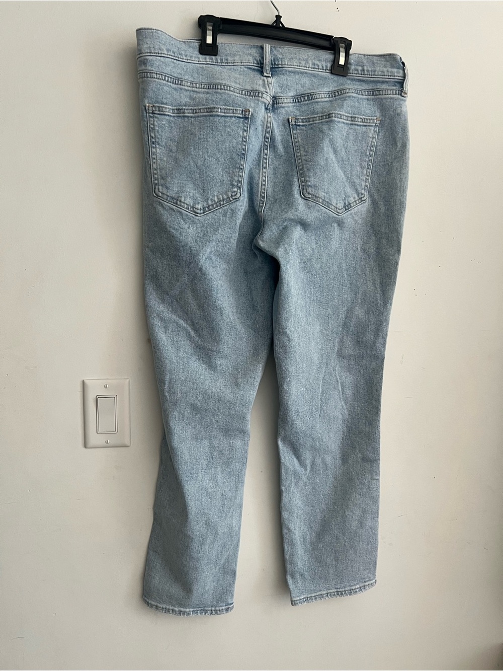 GAP Vintage Slim Mid Rise Distressed Light Wash Jeans Women’s Size 33/16R - Picture 3 of 5